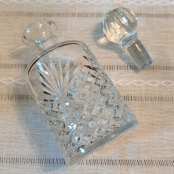 Vintage 1980's Cut Crystal Liquor Decanter - Picture 4 of 7